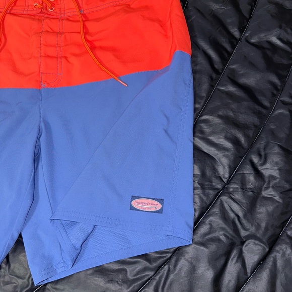 Vineyard Vines board shorts - Picture 2 of 7
